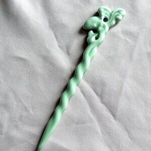 Green Porcelain Hair Pin – Twisted Design for Better Hold & Antique Fish Style